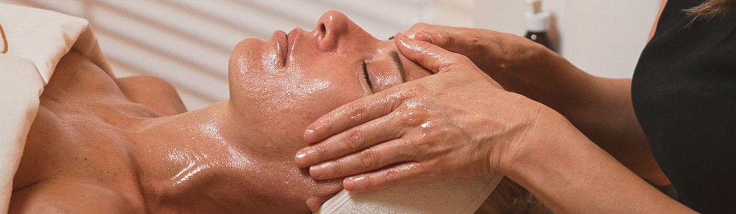 Limpieza facial Om Care